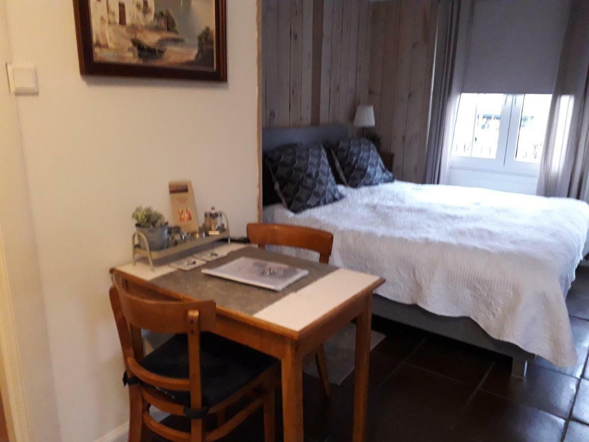 Anneke'S Bed En Botterhammeke Apartman Woensdrecht Kültér fotó